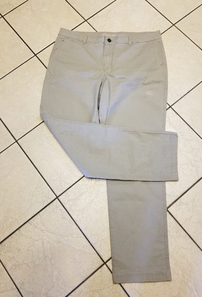 Like new ladies Eddie Bauer slacks